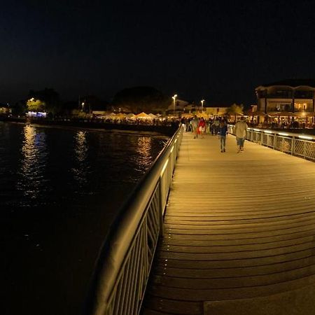 Appartement Ou Studio En Hyper Centre, Pour La Plage Et La Rue Pietonne Il Suffit De Traverser La Rue , Voir La Photo Principale Andernos-les-Bains Exteriér fotografie