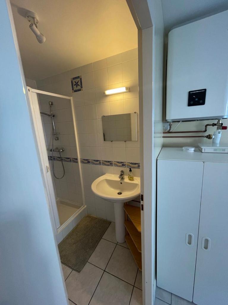 Appartement Ou Studio En Hyper Centre, Pour La Plage Et La Rue Pietonne Il Suffit De Traverser La Rue , Voir La Photo Principale Andernos-les-Bains Exteriér fotografie