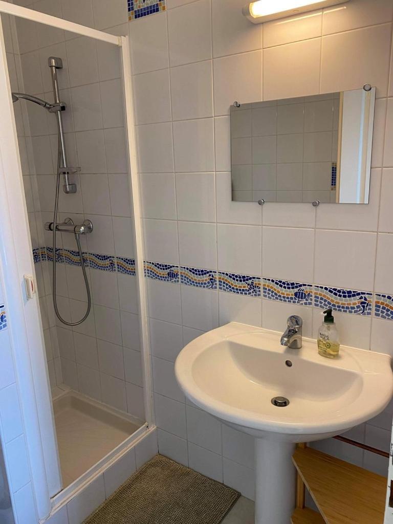 Appartement Ou Studio En Hyper Centre, Pour La Plage Et La Rue Pietonne Il Suffit De Traverser La Rue , Voir La Photo Principale Andernos-les-Bains Exteriér fotografie