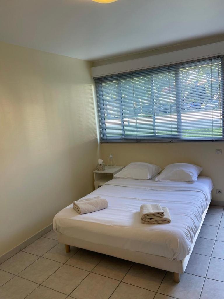 Appartement Ou Studio En Hyper Centre, Pour La Plage Et La Rue Pietonne Il Suffit De Traverser La Rue , Voir La Photo Principale Andernos-les-Bains Exteriér fotografie