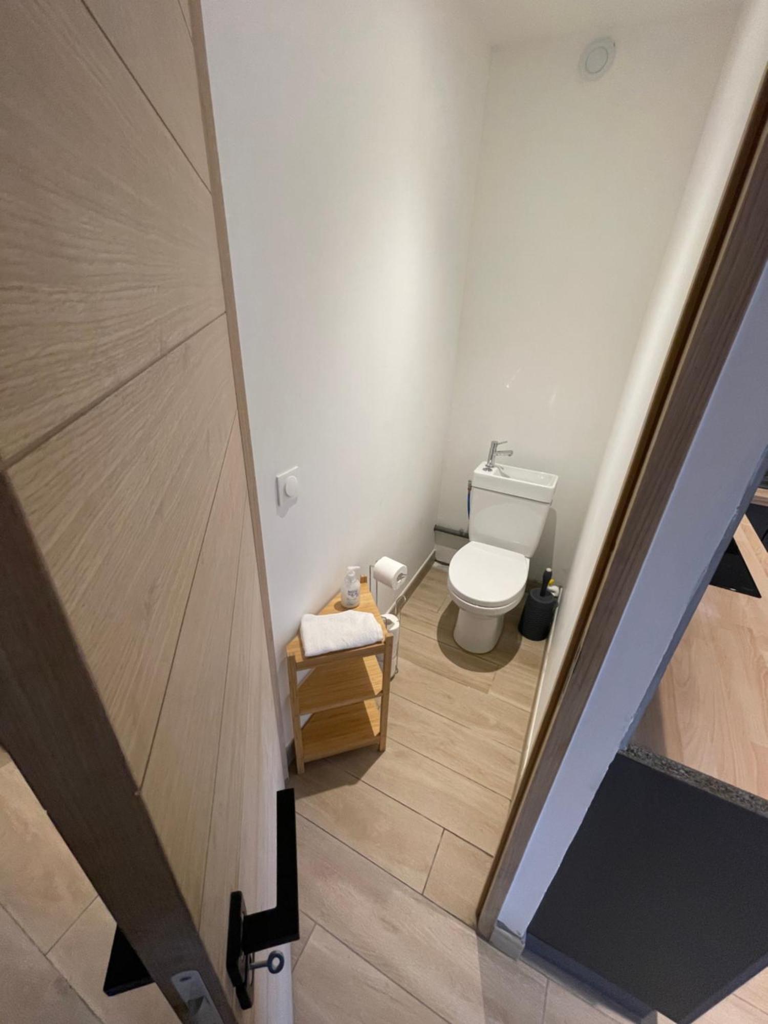 Appartement Ou Studio En Hyper Centre, Pour La Plage Et La Rue Pietonne Il Suffit De Traverser La Rue , Voir La Photo Principale Andernos-les-Bains Exteriér fotografie