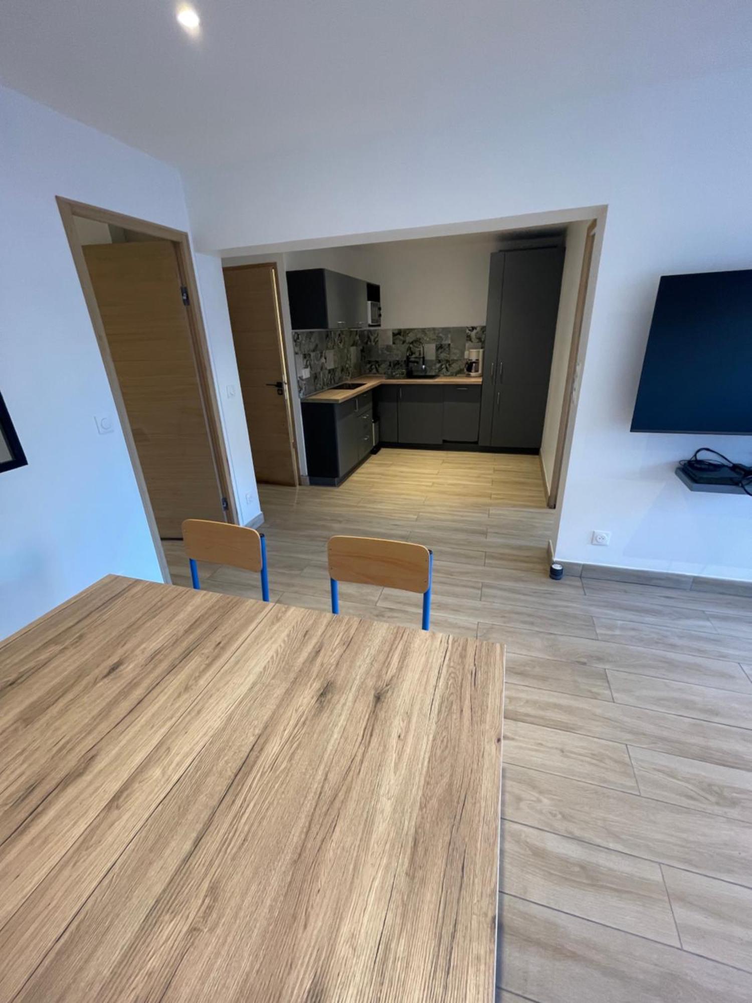 Appartement Ou Studio En Hyper Centre, Pour La Plage Et La Rue Pietonne Il Suffit De Traverser La Rue , Voir La Photo Principale Andernos-les-Bains Exteriér fotografie
