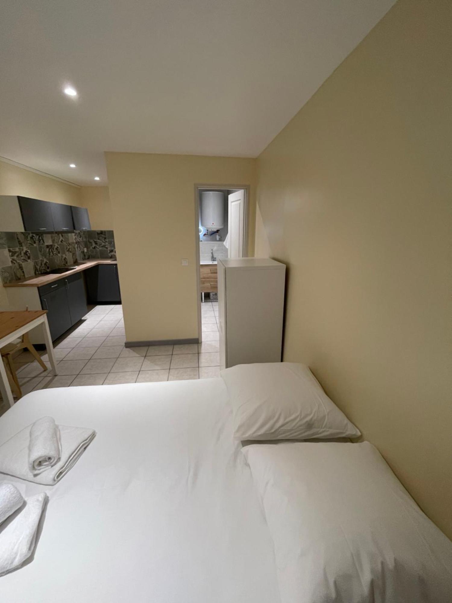 Appartement Ou Studio En Hyper Centre, Pour La Plage Et La Rue Pietonne Il Suffit De Traverser La Rue , Voir La Photo Principale Andernos-les-Bains Exteriér fotografie
